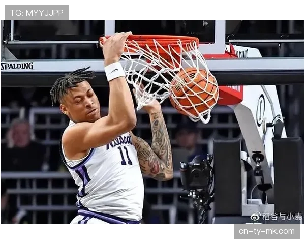 约翰逊达成1500+分700+板500+助&100+三分，成历史第四人